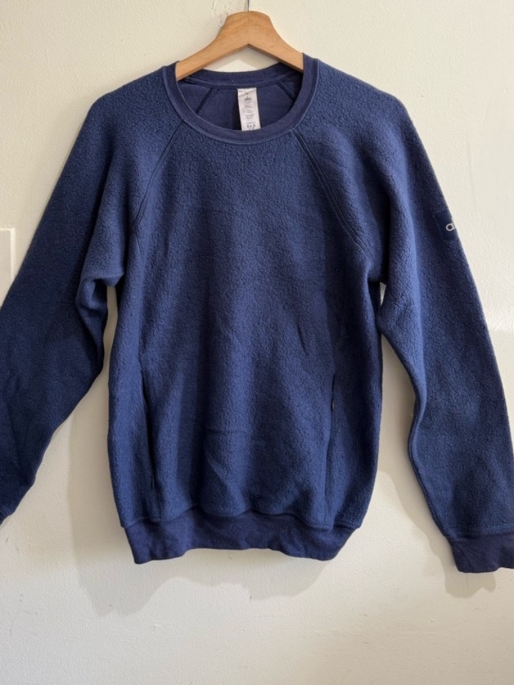 ALO Yoga Men’s Navy Blue Crewneck Sweatshirt